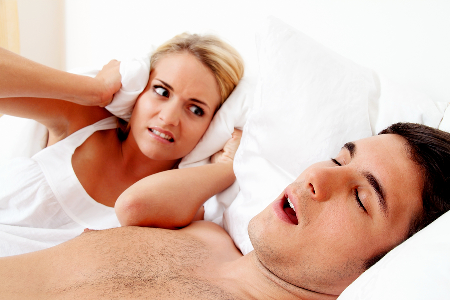 couple-snoring